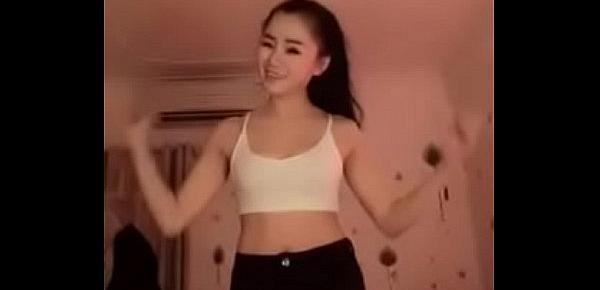  Thao meo of vietnam is belly dancing on BigoLive